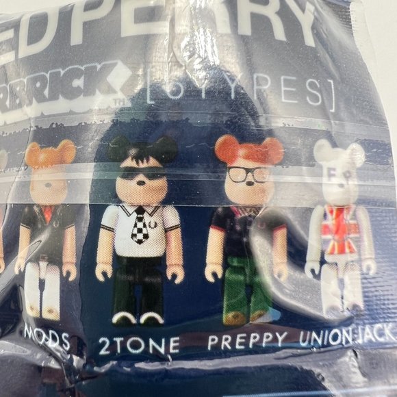 Fred Perry Bearbrick Medicom 70% Strap PREPPY Lipton Smart Times 2012 Bearbricks - Picture 7 of 7